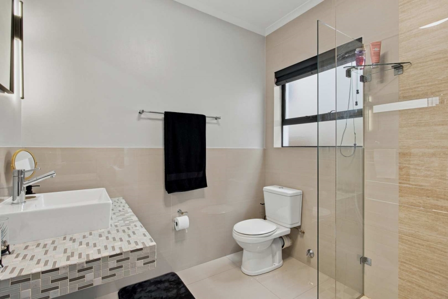 7 Bedroom Property for Sale in Oranjezicht Western Cape
